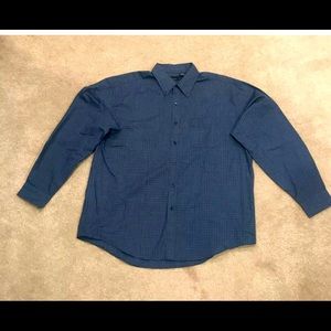 Men’s Van Heusen dress shirt